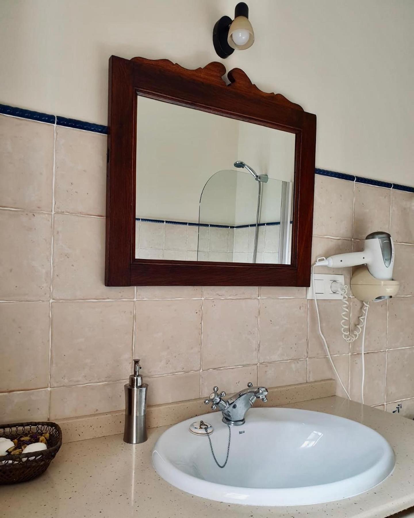 Apartamentos El Picoretu Mestas De Con Buitenkant foto