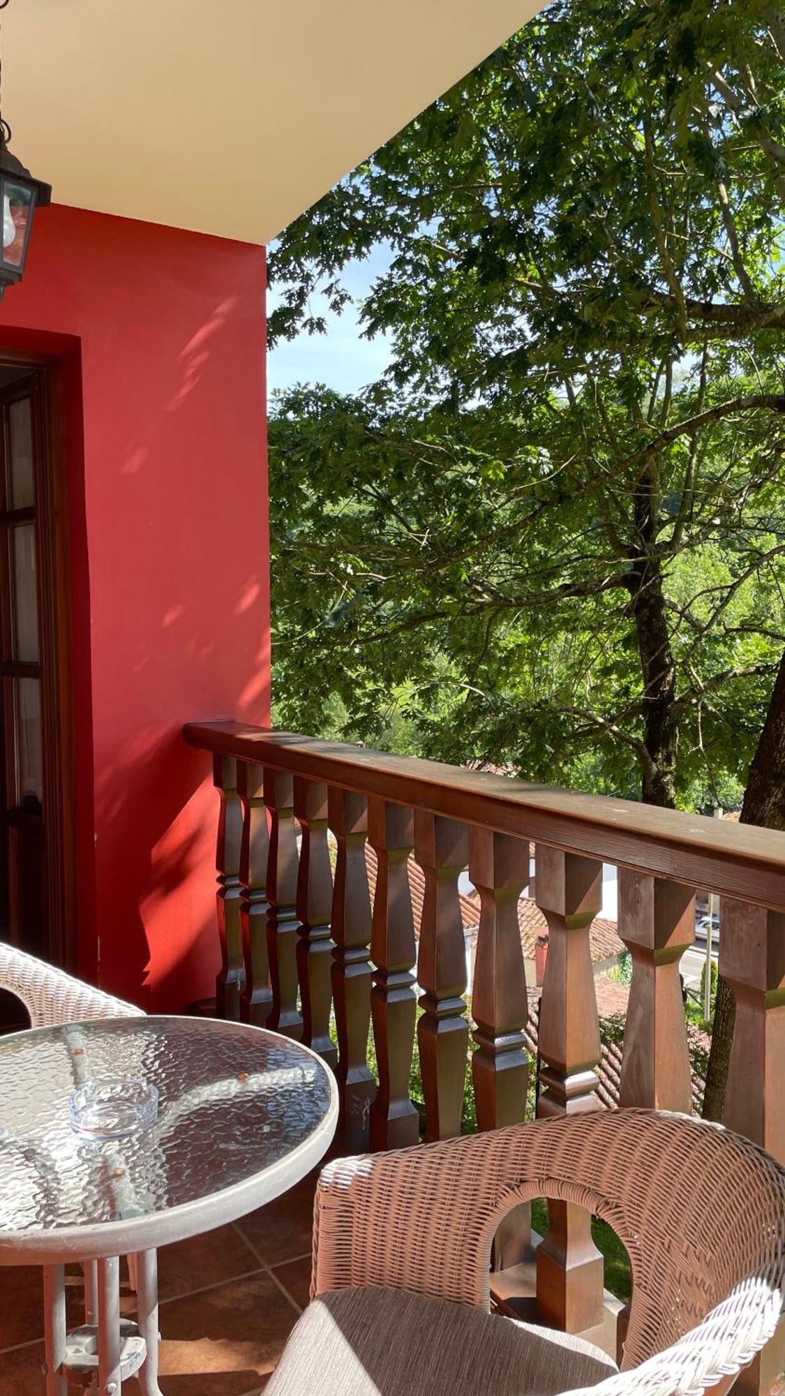 Apartamentos El Picoretu Mestas De Con Buitenkant foto