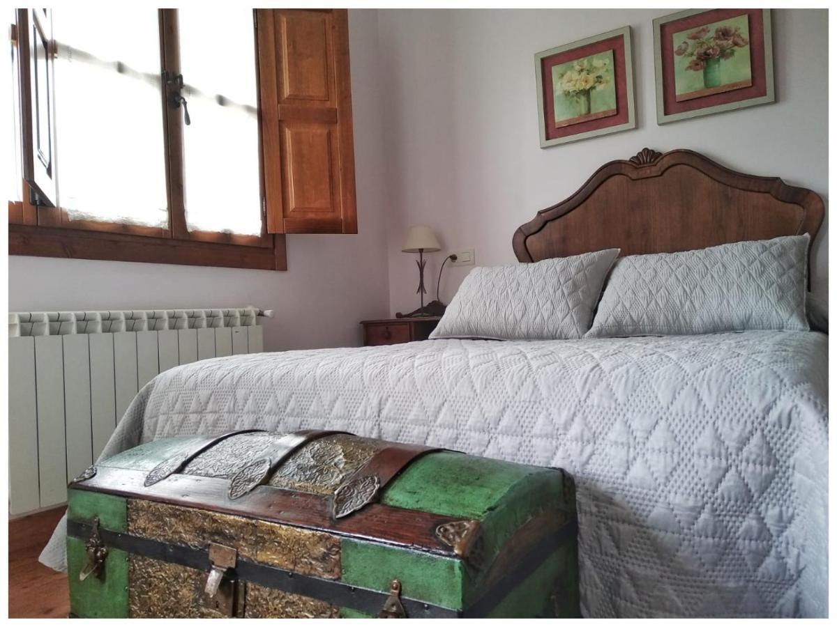 Apartamentos El Picoretu Mestas De Con Buitenkant foto